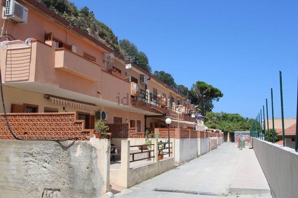 appartamento in vendita a Messina in zona Acqualadroni