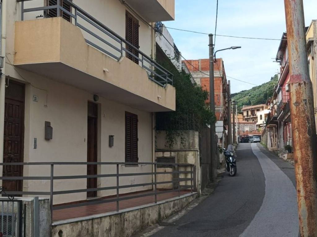 appartamento in vendita a Messina in zona Larderia