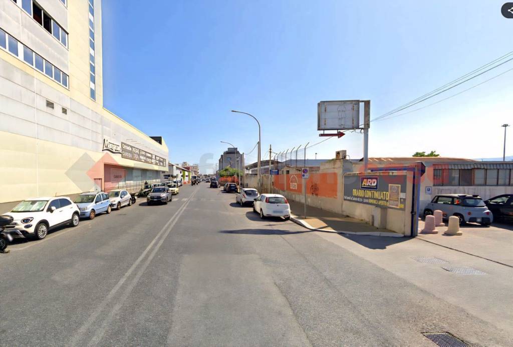locale commerciale in vendita a Messina