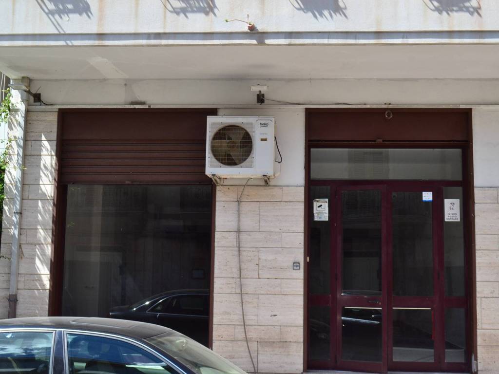 negozio in vendita a Messina in zona Minissale