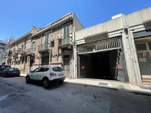 locale commerciale in vendita a Messina