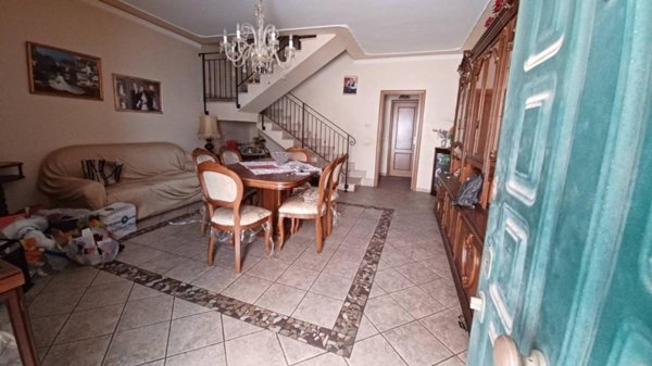 casa indipendente in vendita a Messina
