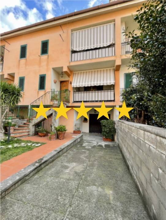 casa indipendente in vendita a Messina in zona Santa Lucia