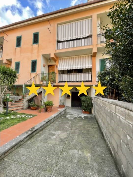 casa indipendente in vendita a Messina in zona Santa Lucia