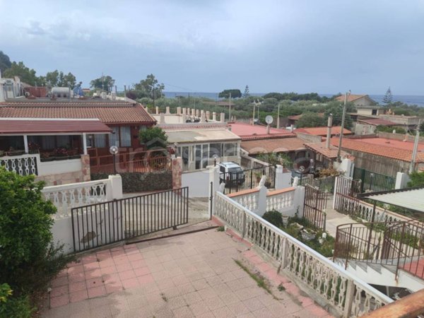 casa indipendente in vendita a Messina in zona Acqualadroni