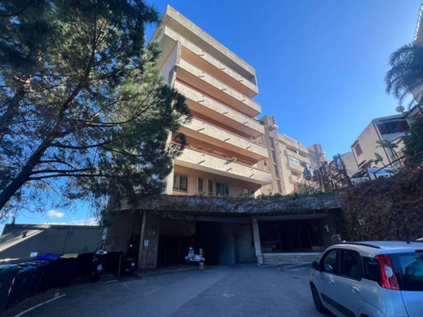 negozio in vendita a Messina in zona Gravitelli