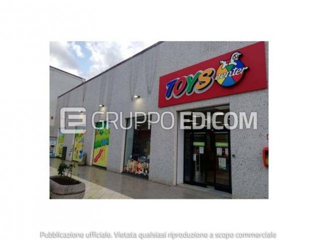 locale commerciale in vendita a Messina