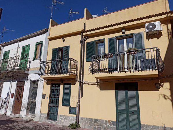 casa indipendente in vendita a Messina in zona Camaro