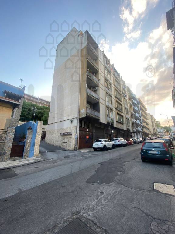 locale commerciale in vendita a Messina in zona Centro Storico