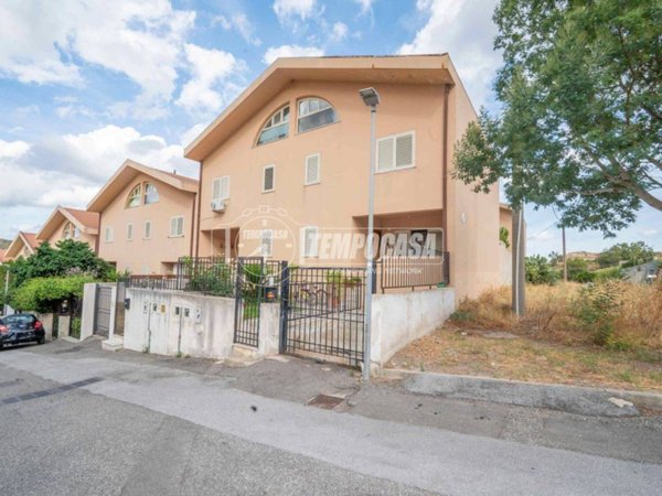 casa indipendente in vendita a Messina in zona Contesse