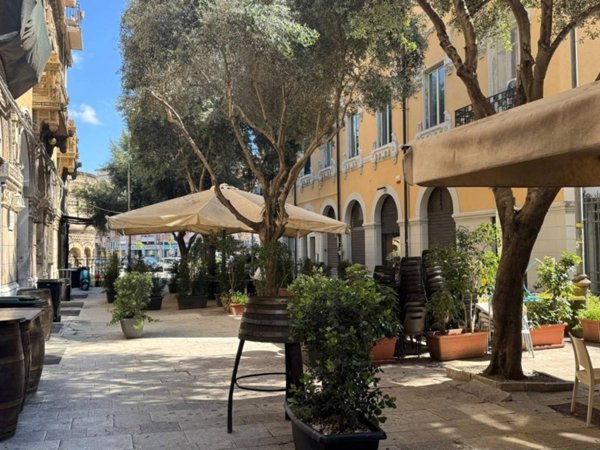 negozio in vendita a Messina in zona Centro Storico