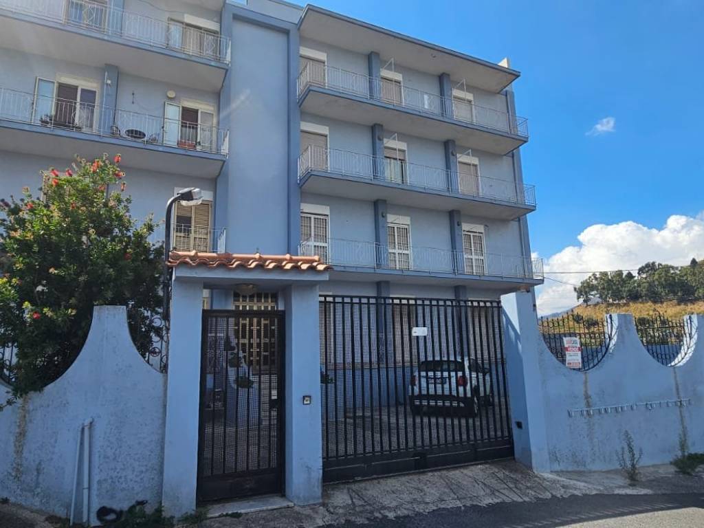 appartamento in vendita a Messina in zona Camaro