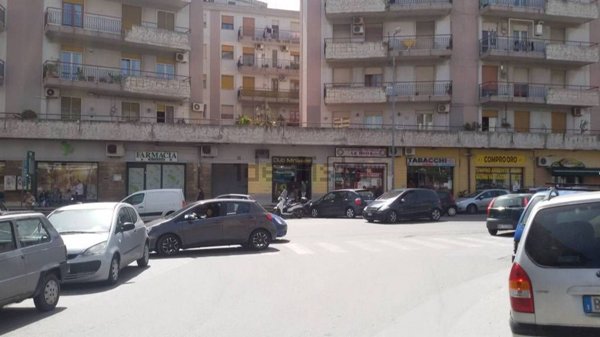locale commerciale in vendita a Messina in zona Pistunina