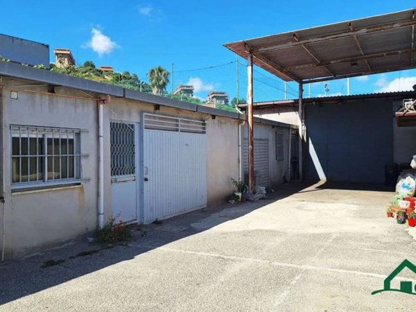 negozio in vendita a Messina in zona Gazzi