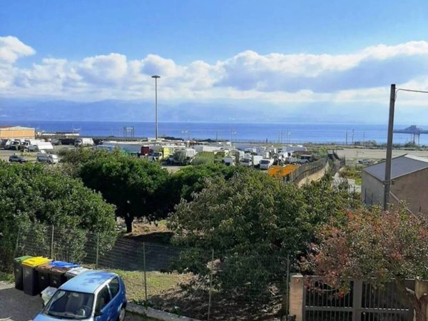 casa indipendente in vendita a Messina in zona Camaro