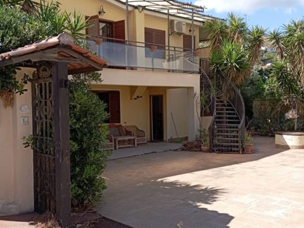 casa indipendente in vendita a Messina in zona Mortelle