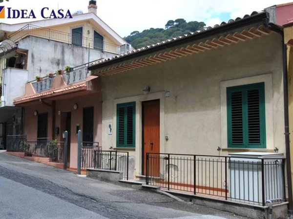 casa indipendente in vendita a Messina in zona Camaro