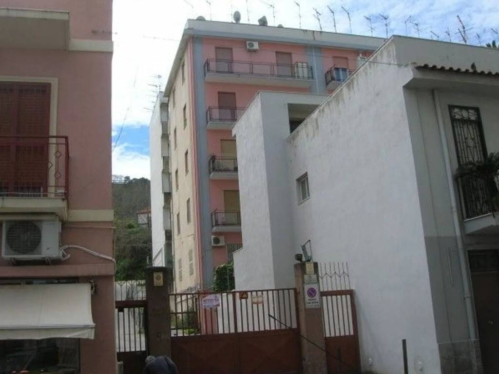 appartamento in vendita a Messina in zona Santissima Annunziata