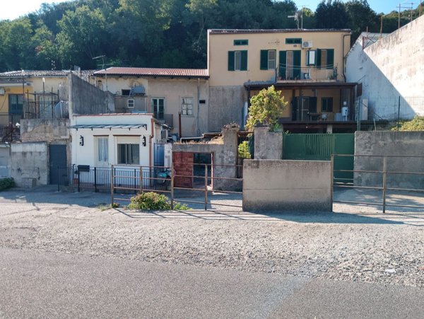 casa indipendente in vendita a Messina