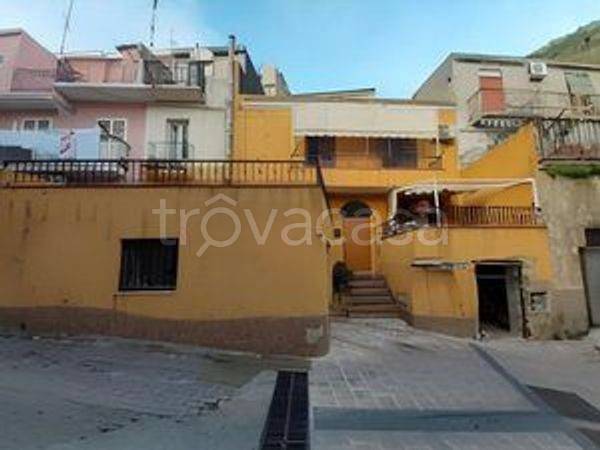 casa indipendente in vendita a Messina