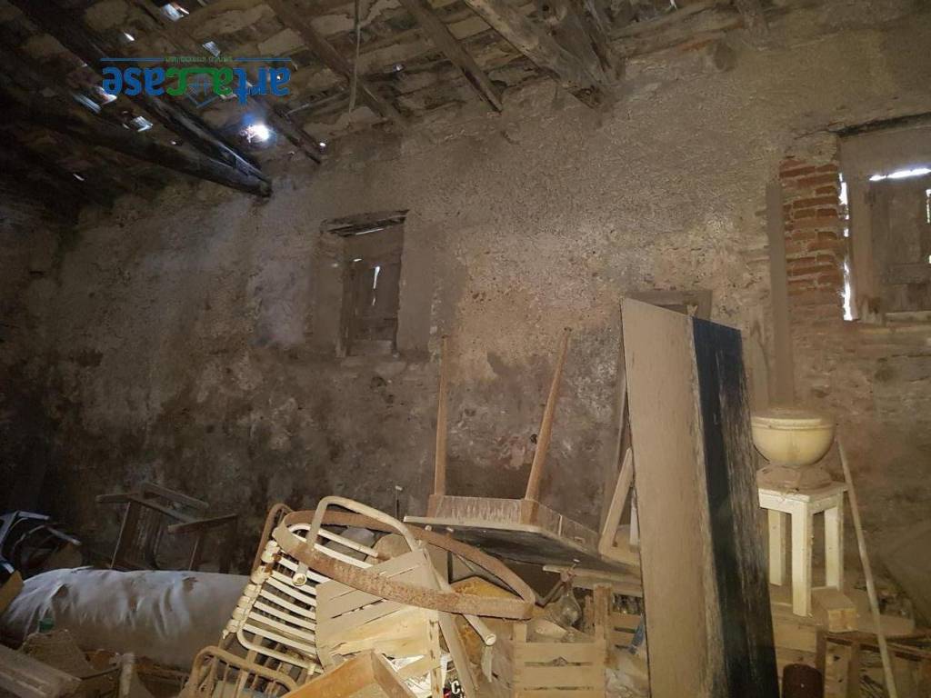 locale commerciale in vendita a Messina in zona Centro Storico