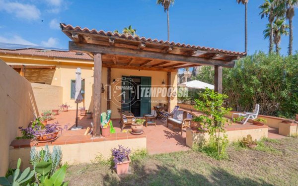 casa indipendente in vendita a Messina in zona Rodia