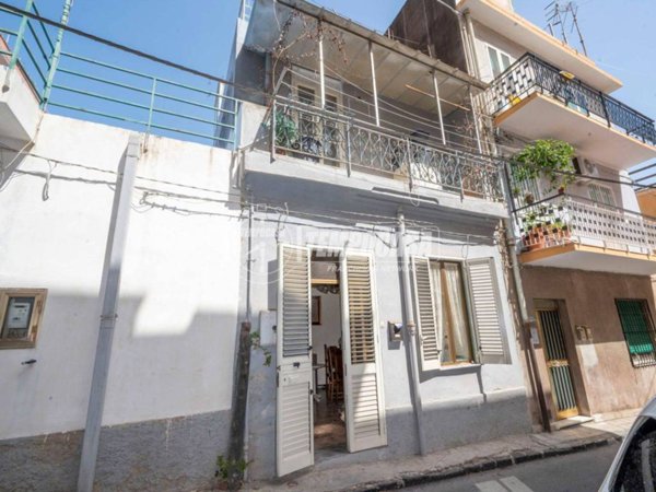 casa indipendente in vendita a Messina