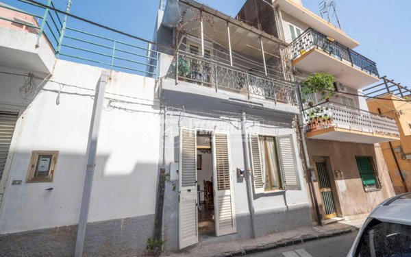casa indipendente in vendita a Messina