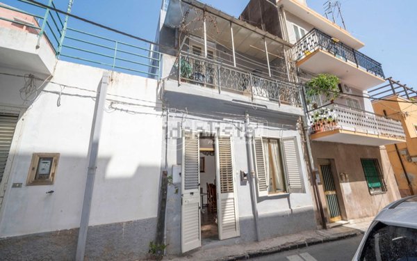 casa indipendente in vendita a Messina