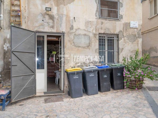 negozio in vendita a Messina in zona Santa Margherita