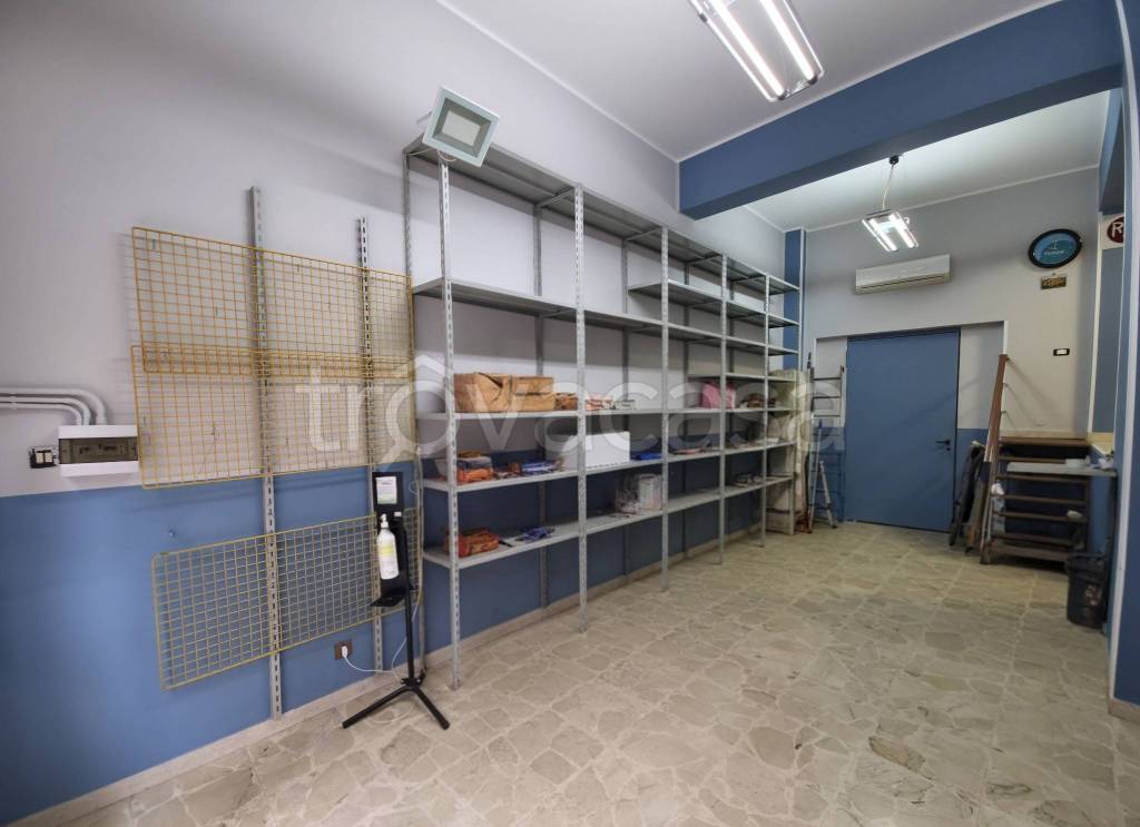 negozio in vendita a Messina
