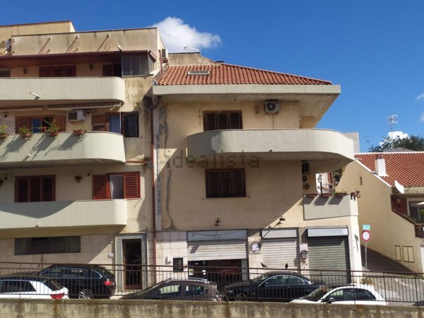 locale commerciale in vendita a Messina in zona Santissima Annunziata