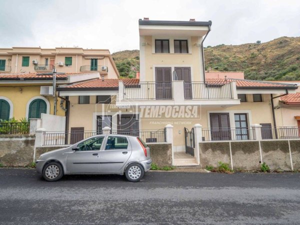 casa indipendente in vendita a Messina in zona Santa Margherita