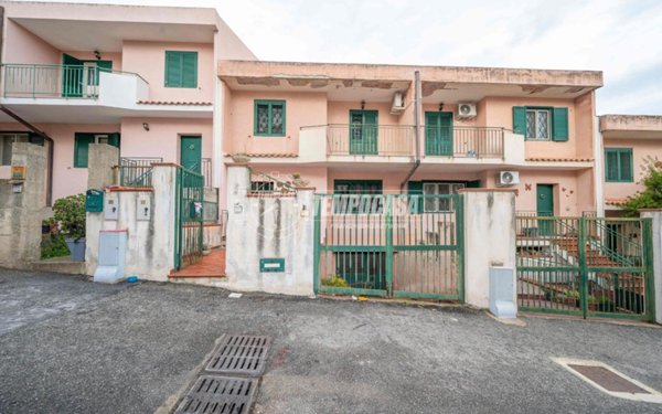 casa indipendente in vendita a Messina in zona Contesse