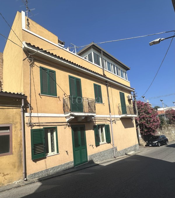 casa indipendente in vendita a Messina in zona Faro Superiore