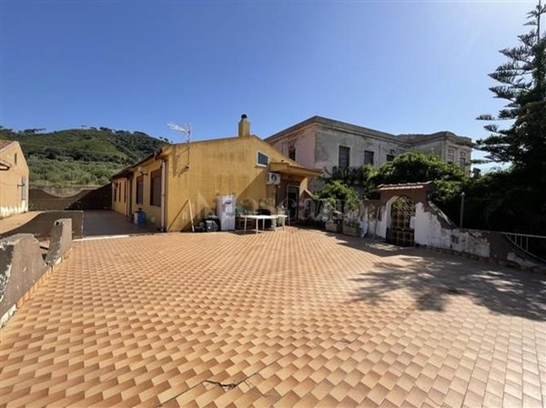 casa indipendente in vendita a Messina in zona Spartà