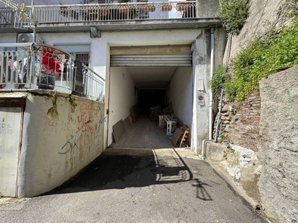 locale commerciale in vendita a Messina in zona Centro Storico