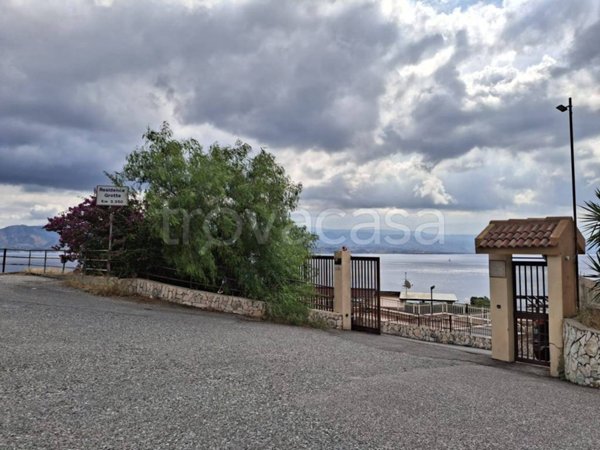 appartamento in vendita a Messina in zona Salice