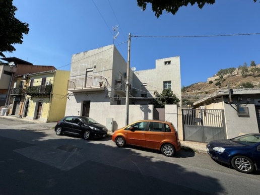casa indipendente in vendita a Messina in zona Camaro