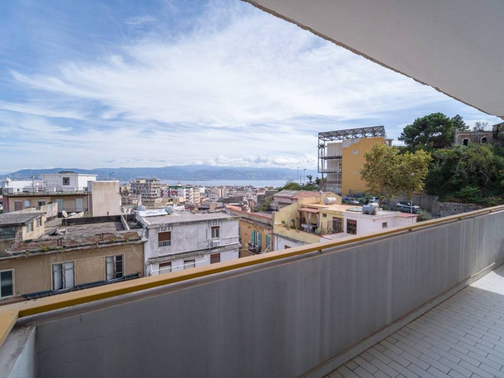 appartamento in vendita a Messina in zona Gazzi