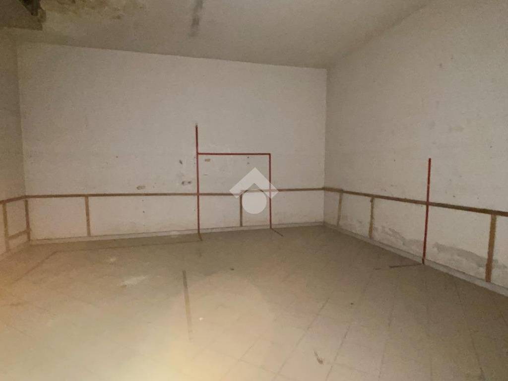 locale commerciale in vendita a Messina