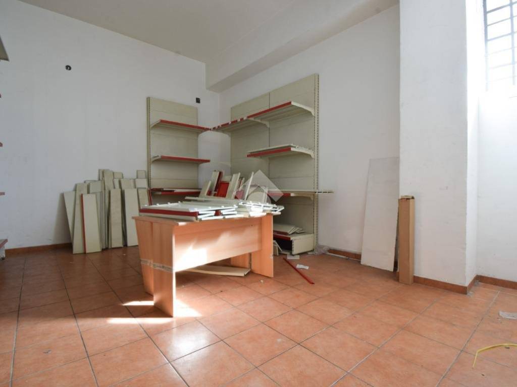 negozio in vendita a Messina in zona Gazzi