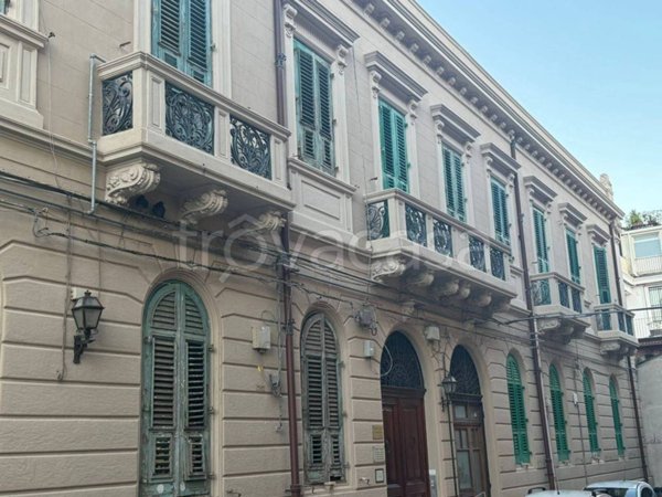locale commerciale in vendita a Messina in zona Centro Storico