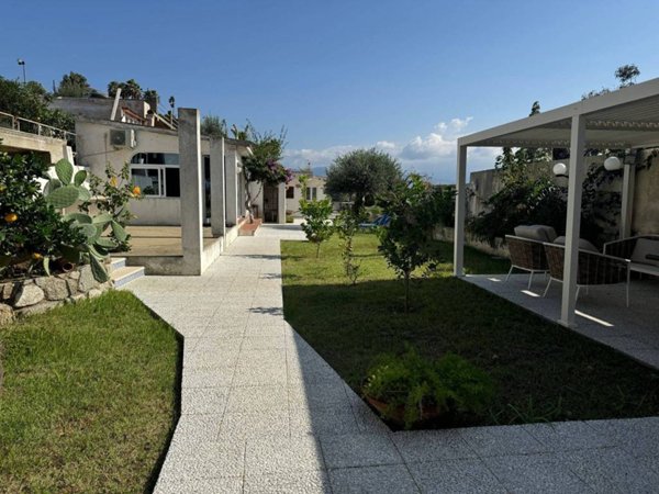 casa indipendente in vendita a Messina in zona Ganzirri