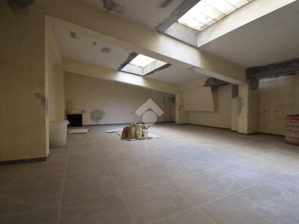 negozio in vendita a Messina