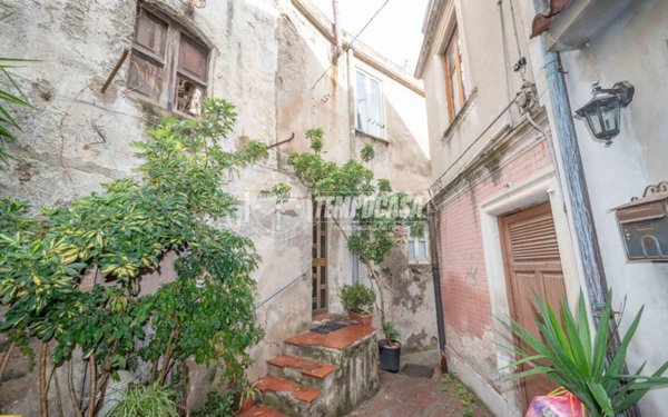 appartamento in vendita a Messina in zona Santa Margherita