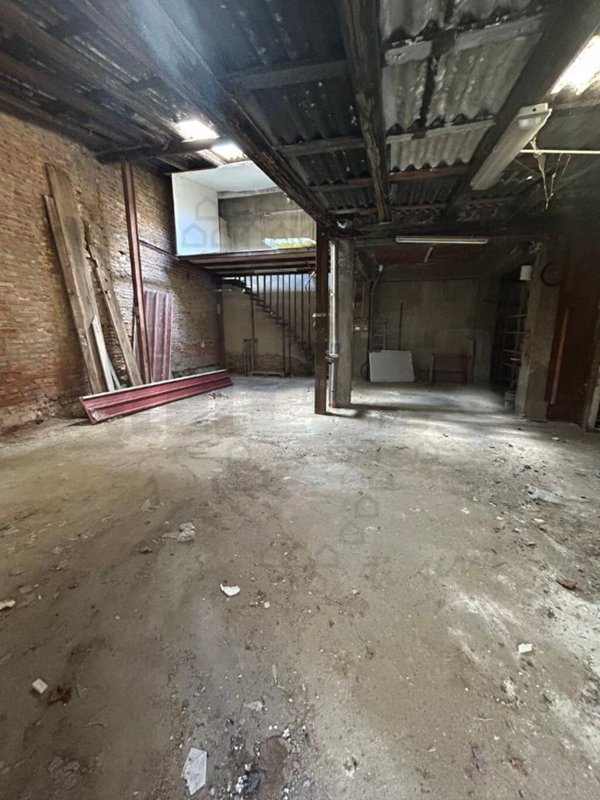 negozio in vendita a Messina in zona Centro Storico