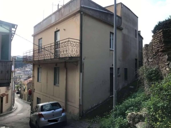 casa indipendente in vendita a Messina in zona Salice