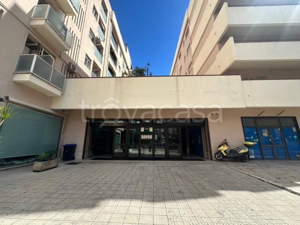 negozio in vendita a Messina in zona Gazzi