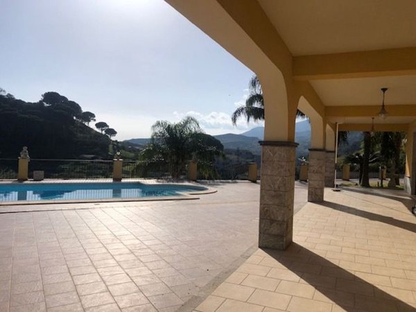 casa indipendente in vendita a Messina